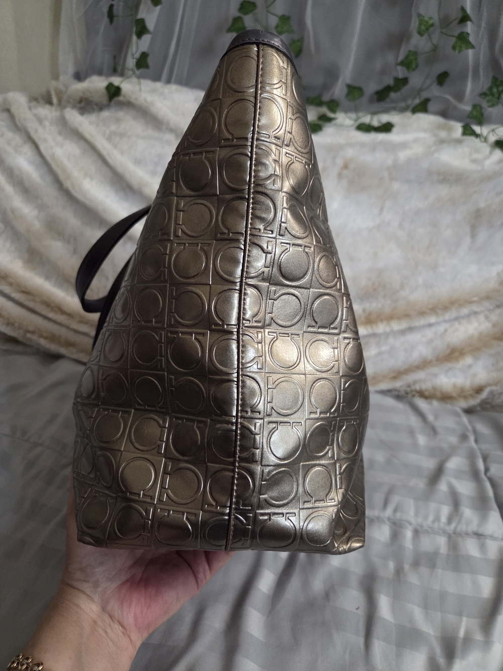 Salvatore Frrragamo Gancini Tote Bag - Picture 3 of 11